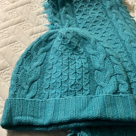 J Jill Turquoise Knit Hat and Scarf Set
Scarf is NWT - Picture 3 of 4